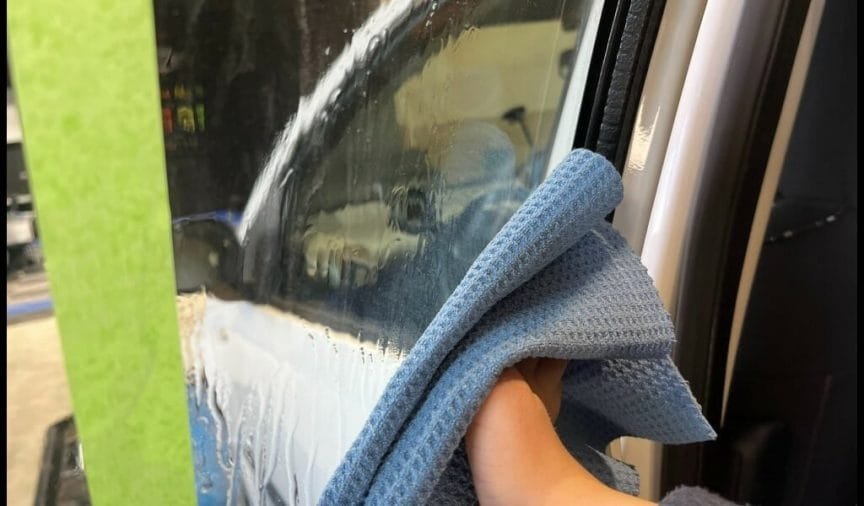 What Makes a Good Car Glass Cleaner? - AutoGlanz AG Car Care