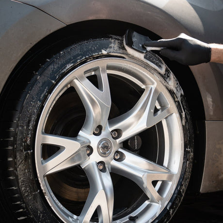 Tyre Brush | Clean your tyres - AutoGlanz AG Car Care