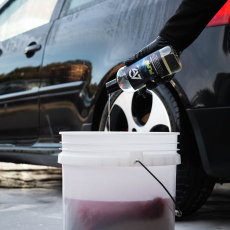 How To Carry Out A 2 Bucket Wash - 2 Bucket Method - AutoGlanz AG Car Care